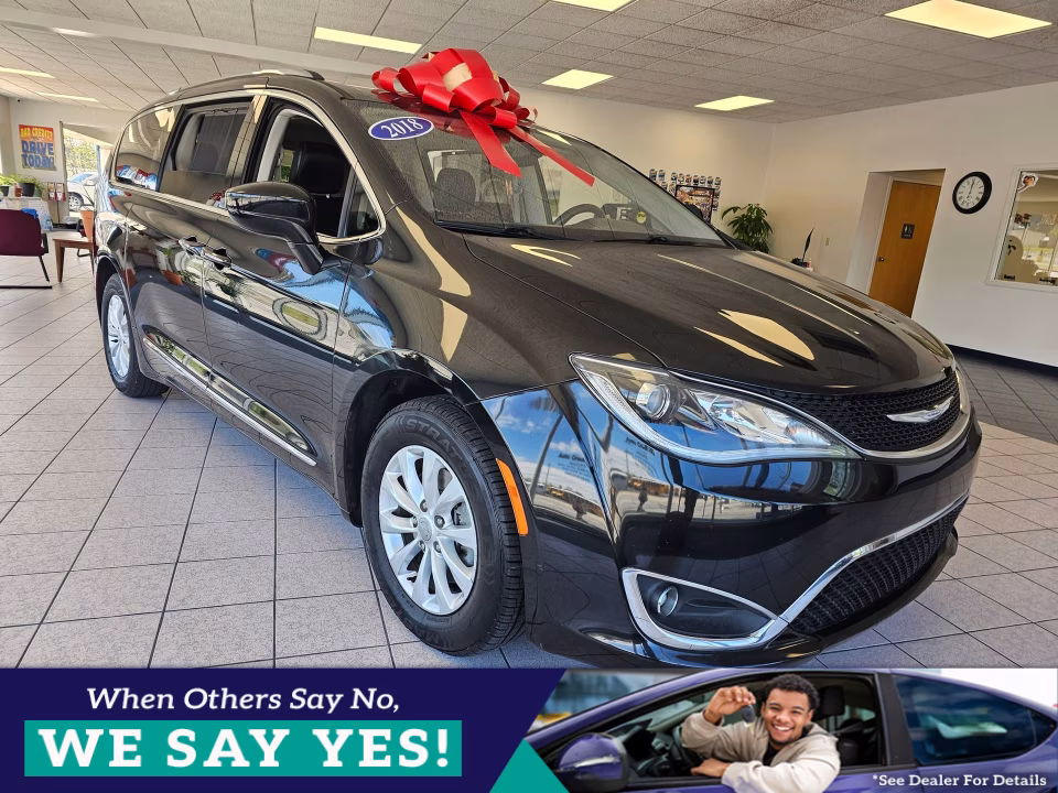 2018 Chrysler Pacifica Touring L's photo